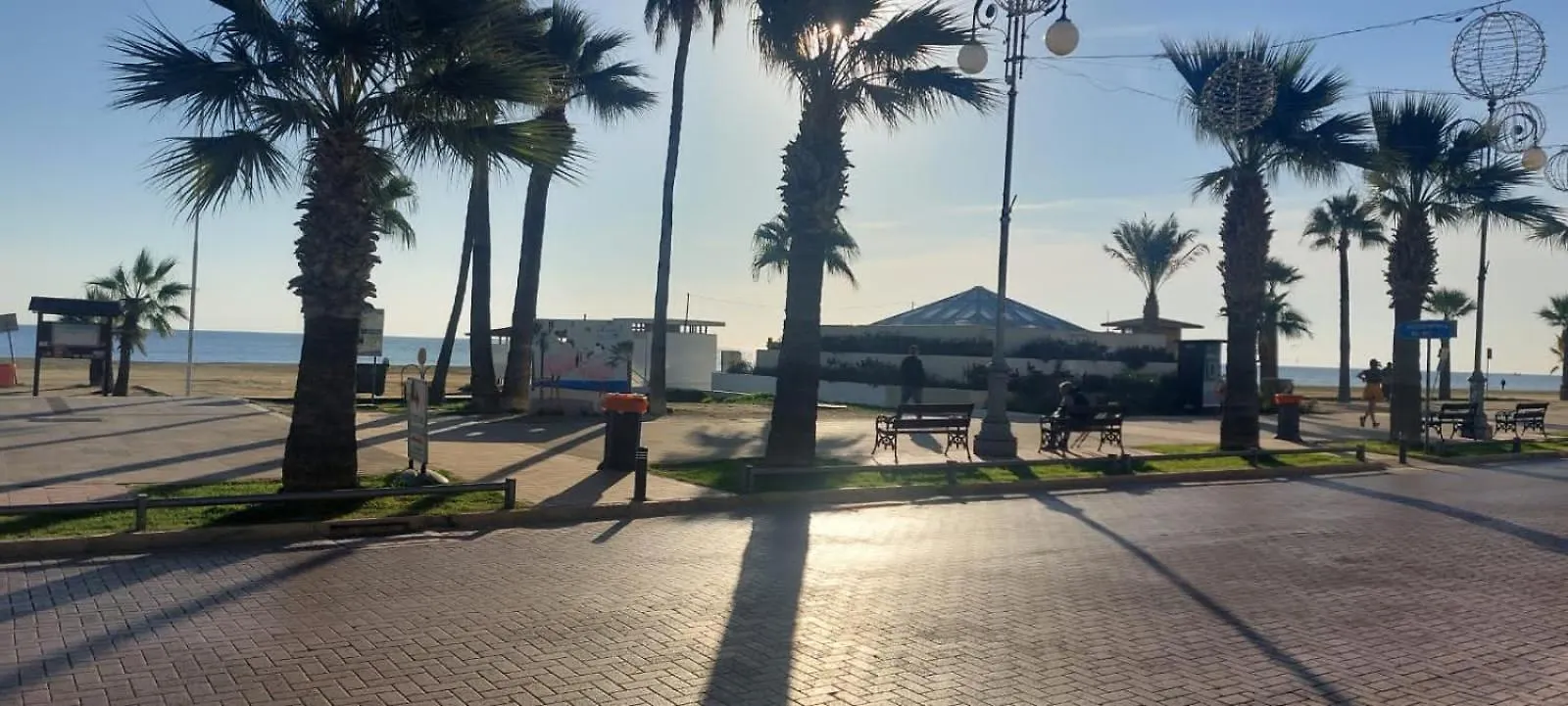 Finnikoudes 2 Bed Sea View Apartment Larnaca