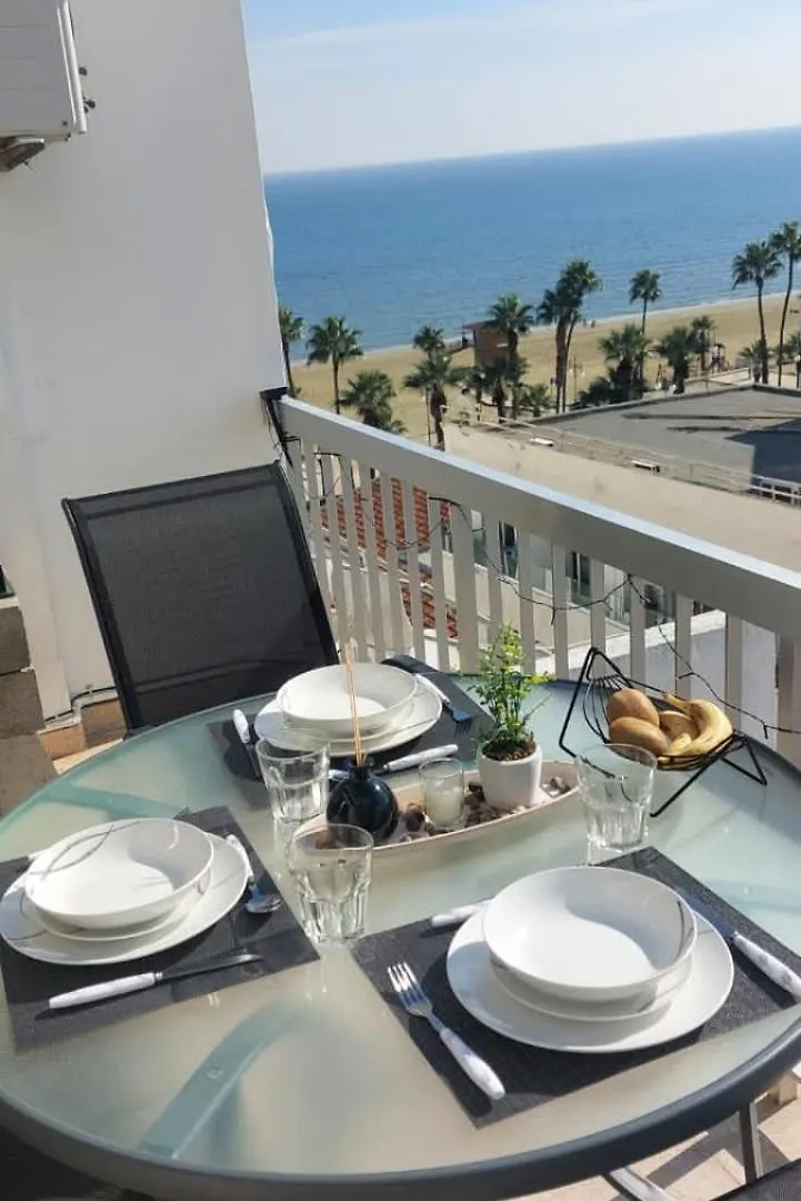 Finnikoudes 2 Bed Sea View Apartment Larnaca